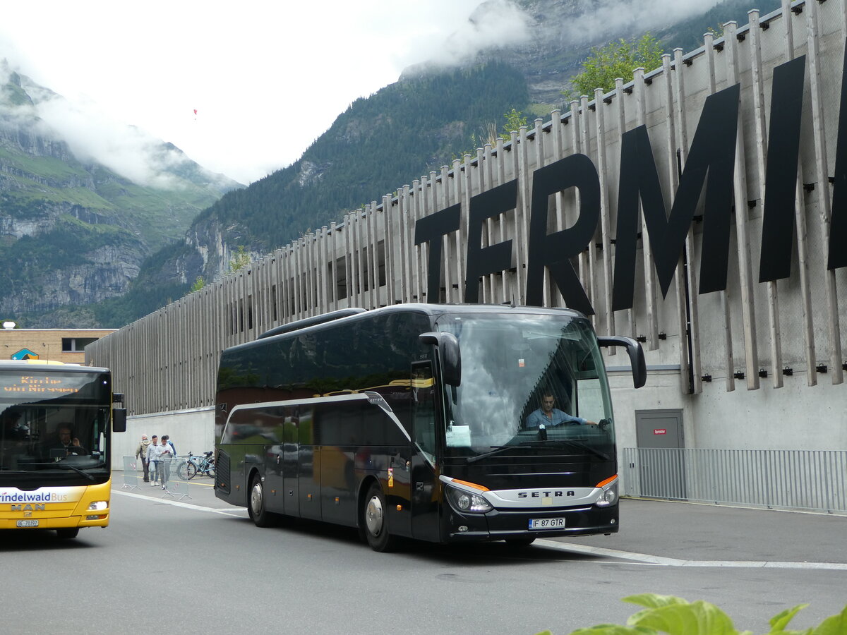 (253'411) - Aus Rum�nien: ??? - IF 87 GTR - Setra am 5. August 2023 in Grindelwald, Terminal