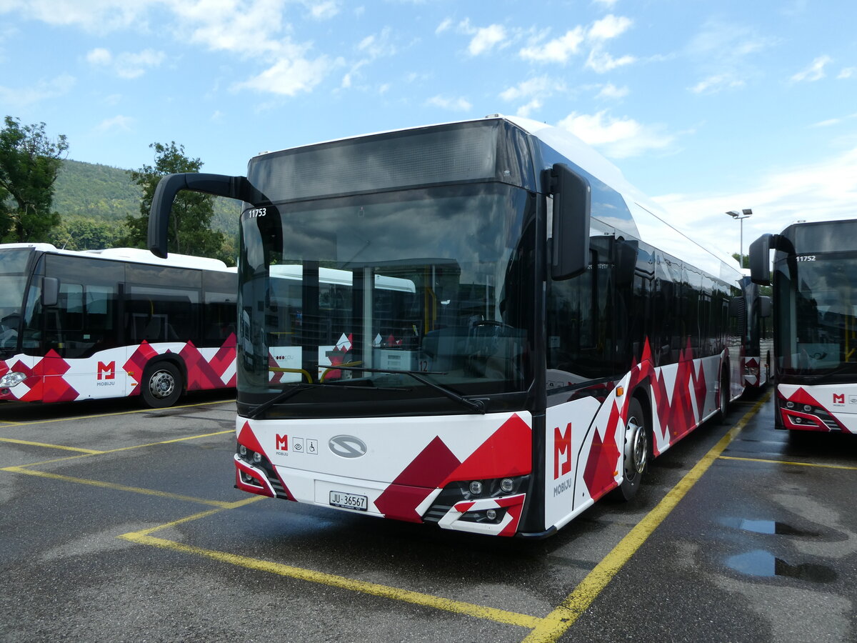 (253'700) - CarPostal Ouest - JU 36'567/PID 11'753 - Solaris am 12. August 2023 in Develier, Parkplatz