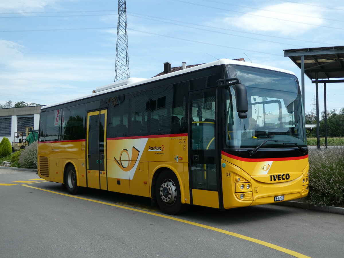 (253'796) - Fl�ck, Brienz - Nr. 25/BE 868'725/PID 11'594 - Iveco am 13. August 2023 in Kerzers, Interbus