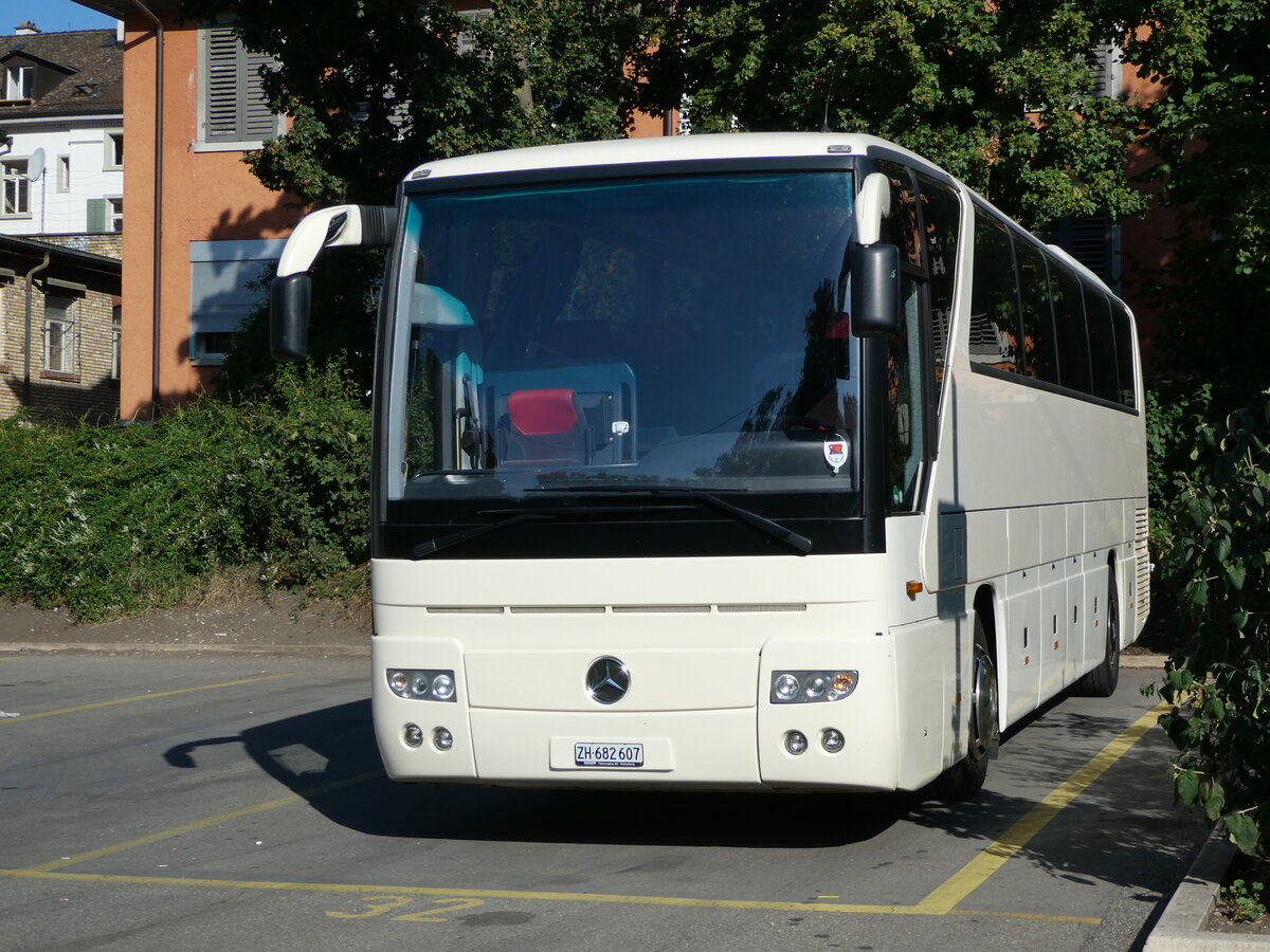 (253'901) - ANA Travel, Oberengstringen - ZH 682'607 - Mercedes am 19. August 2023 in Z�rich, Sihlquai