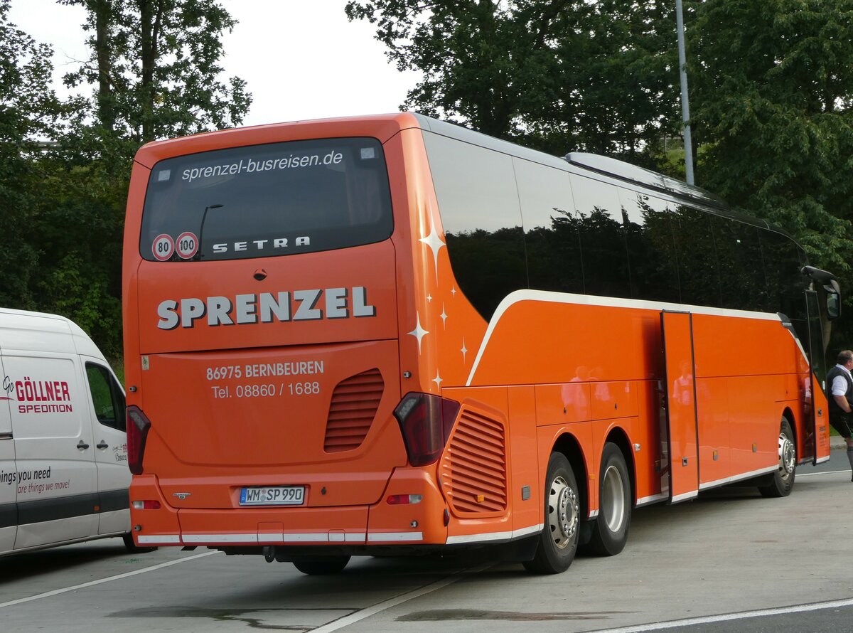 (254'749) - Sprenzel, Bernbeuren - WM-SP 990 - Setra am 3. September 2023 in Berg, Rastst�tte Frankenwald