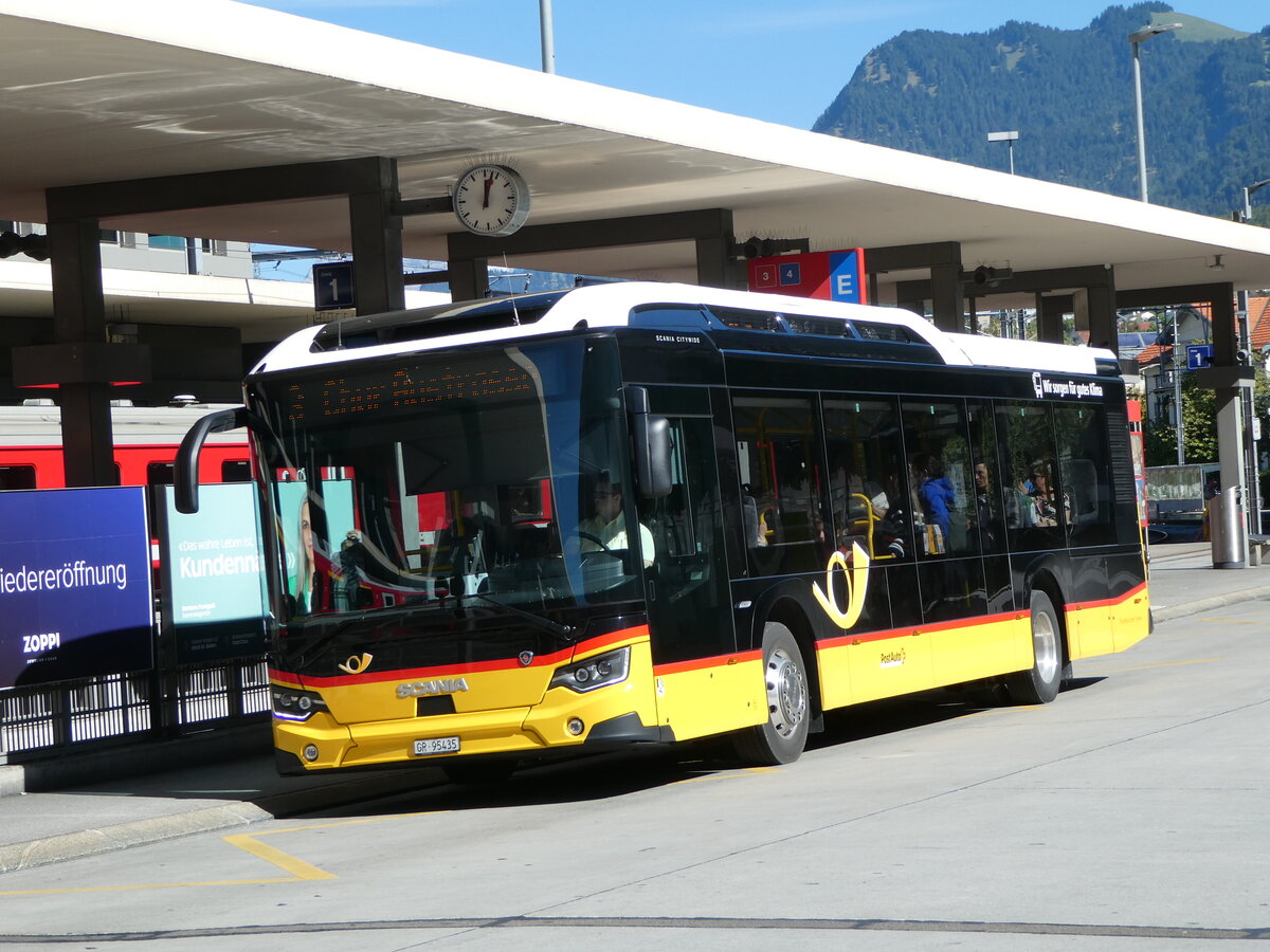 (255'578) - D�nser, Trimmis - GR 95'435/PID 11'895 - Scania(ex GR 184'920) am 26. September 2023 beim Bahnhof Chur