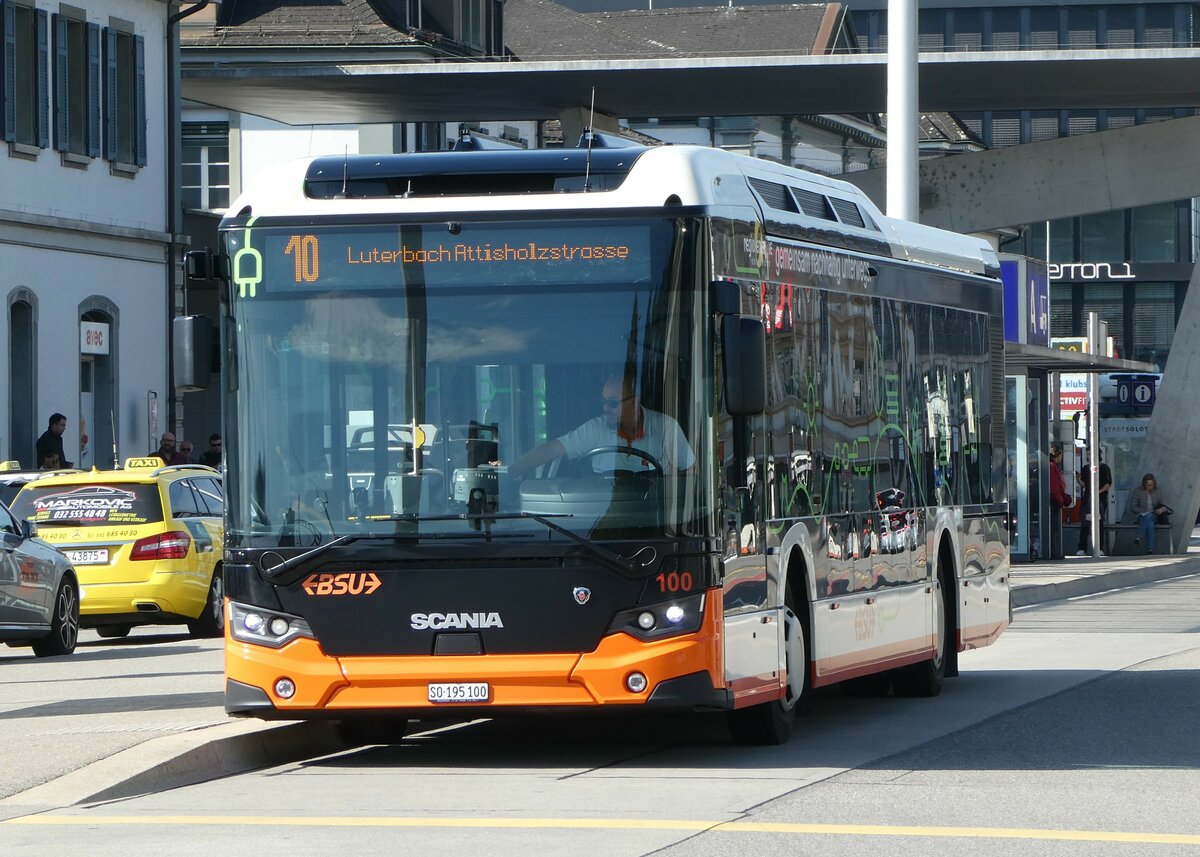 (255'637) - BSU Solothurn - Nr. 100/SO 195'100 - Scania am 28. September 2023 beim Hauptbahnhof Solothurn