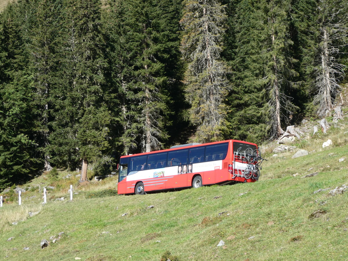 (255'774) - AFA Adelboden - Nr. 24/BE 26'701/PID 10'040 - Setra am 1. Oktober 2023 bei der Engstlenalp (Einsatz: PostAuto f�r Engstlenalp-Bus)