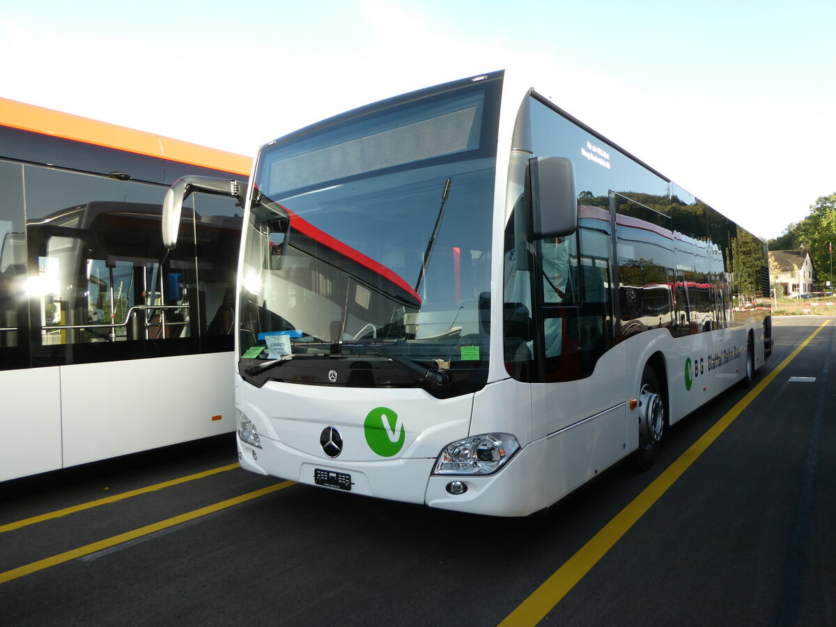 (255'983) - Maag, Kloten - Nr. 42 - Mercedes am 7. Oktober 2023 in Winterthur, Daimler Buses