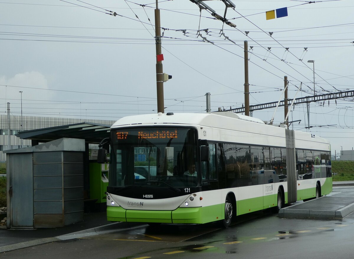 (256'177) - transN, La Chaux-de-Fonds - Nr. 131 - Hess/Hess Gelenktrolleybus (ex TN Neuch�tel Nr. 131) am 19. Oktober 2023 beim Bahnhof Marin-�pagnier