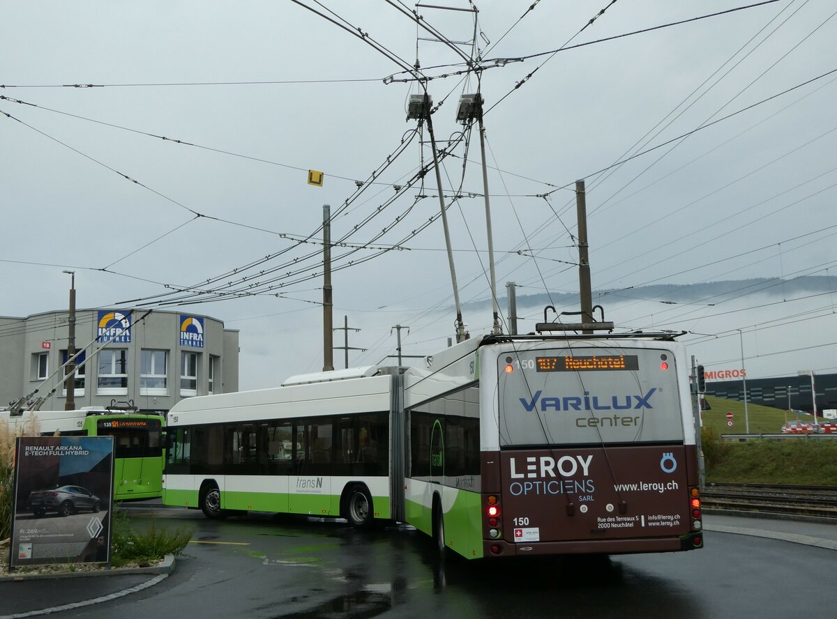 (256'185) - transN, La Chaux-de-Fonds - Nr. 150 - Hess/Hess Gelenktrolleybus (ex TN Neuch�tel Nr. 150) am 19. Oktober 2023 beim Bahnhof Marin-�pagnier