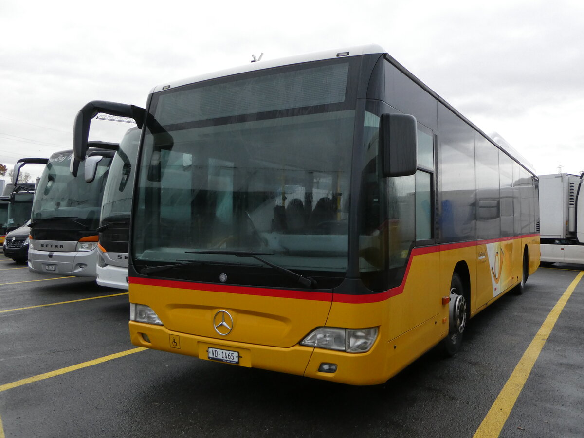 (257'163) - CarPostal Ouest - VD 1465/PID 5004 Mercedes (ex TPB, S�deilles) am 19. November 2023 in Kerzers, Interbus