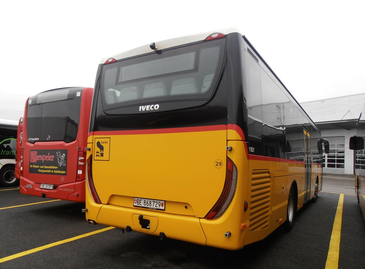 (257'499) - Fl�ck, Brienz - Nr. 29/BE 868'729/PID 11'831 - Iveco am 9. Dezember 2023 in Kerzers, Interbus