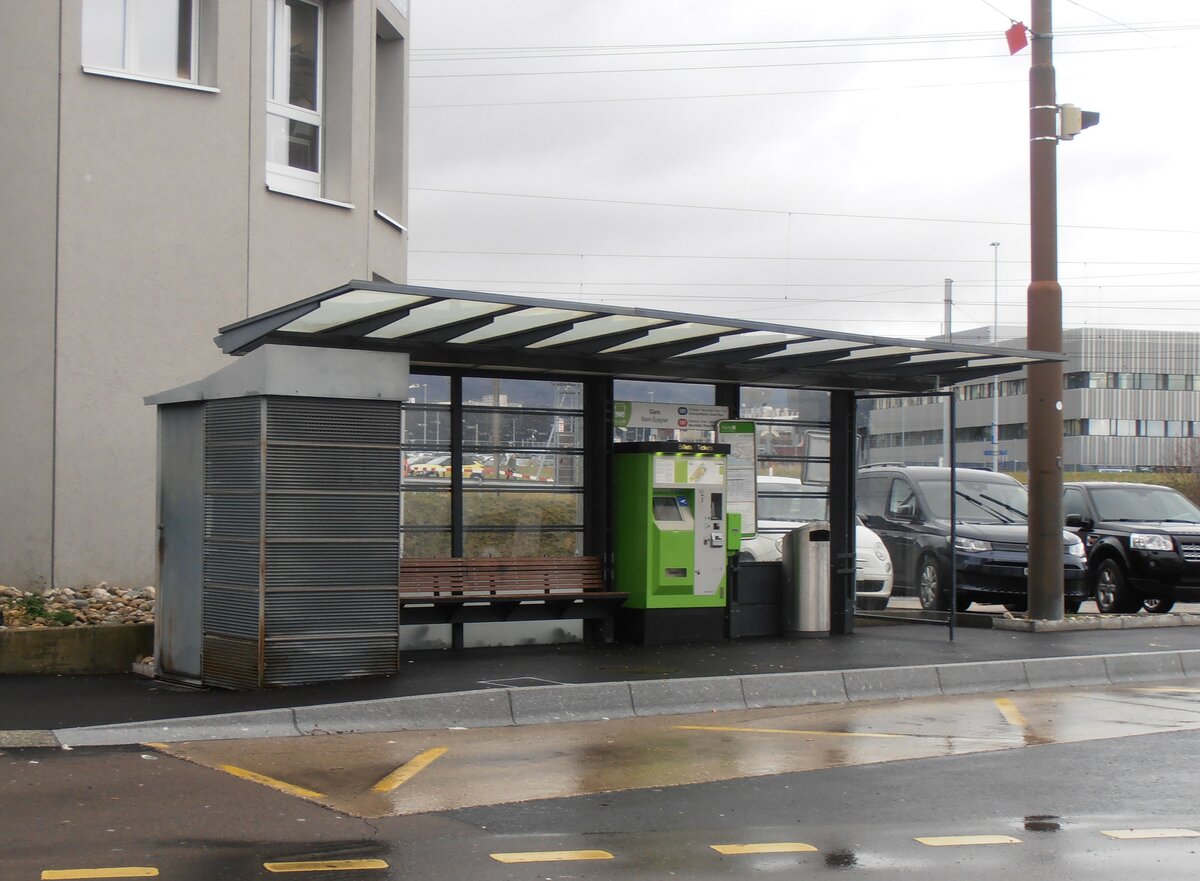 (257'557) - transN-Haltestelle am 11. Dezember 2023 beim Bahnhof Marin-�pagnier