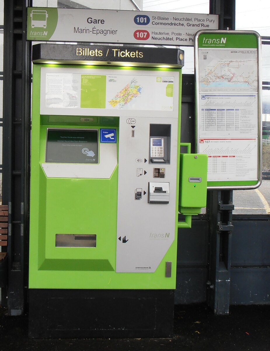 (257'558) - transN-Billetautomat am 11. Dezember 2023 beim Bahnhof Marin-pagnier