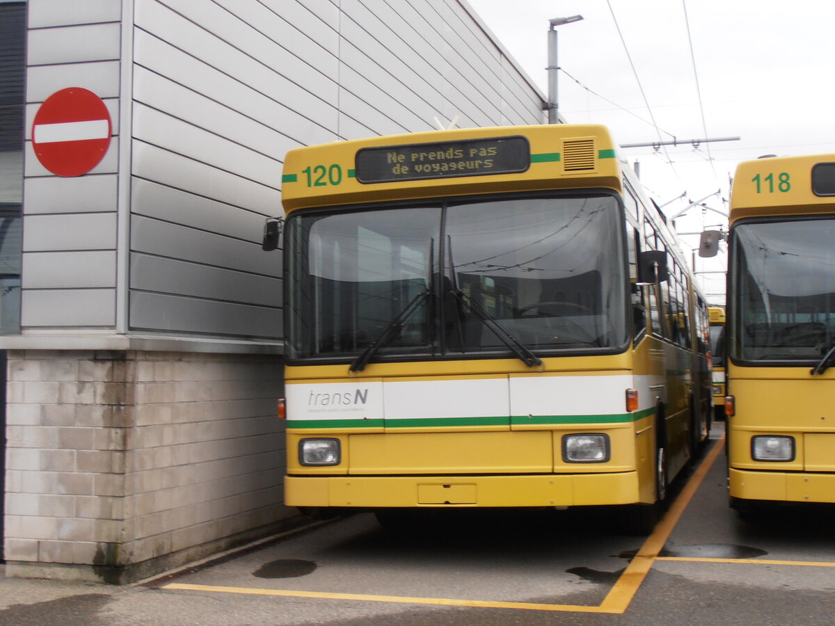 (257'743) - transN, La Chaux-de-Fonds - Nr. 120 - NAW/Hess Gelenktrolleybus (ex TN Neuchtel Nr. 120) am 21. Dezember 2023 in Marin, Dpt