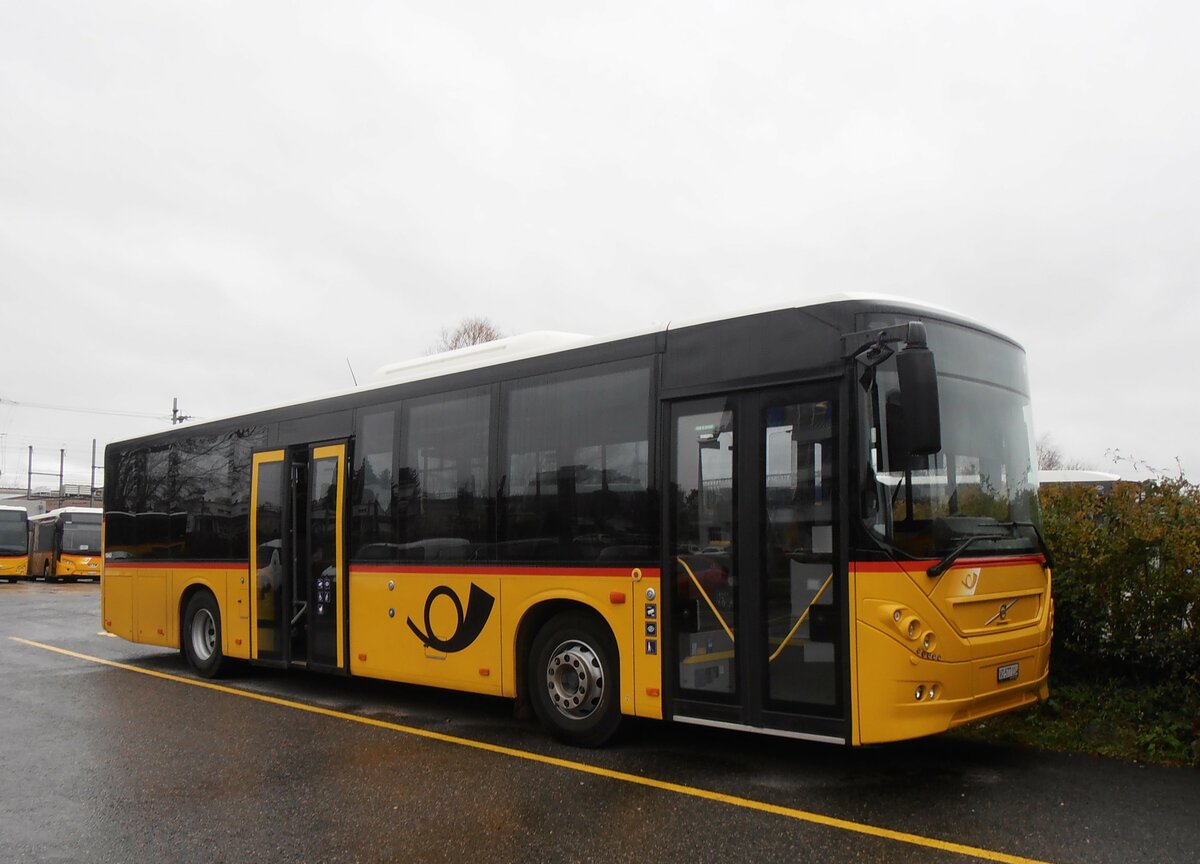 (257'768) - CarPostal Ouest - VD 577'114/PID 10'467 - Volvo (ex Favre, Avenches) am 21. Dezember 2023 in Yverdon, Garage