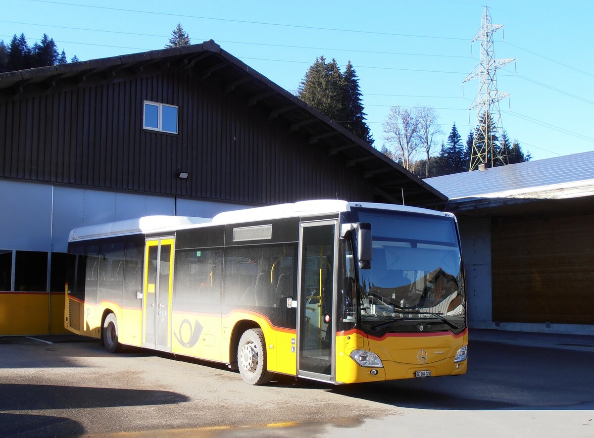 (257'924) - K�bli, Gstaad - BE 104'023/PID 12'071 - Mercedes am 25. Dezember 2023 in Gstaad, Garage