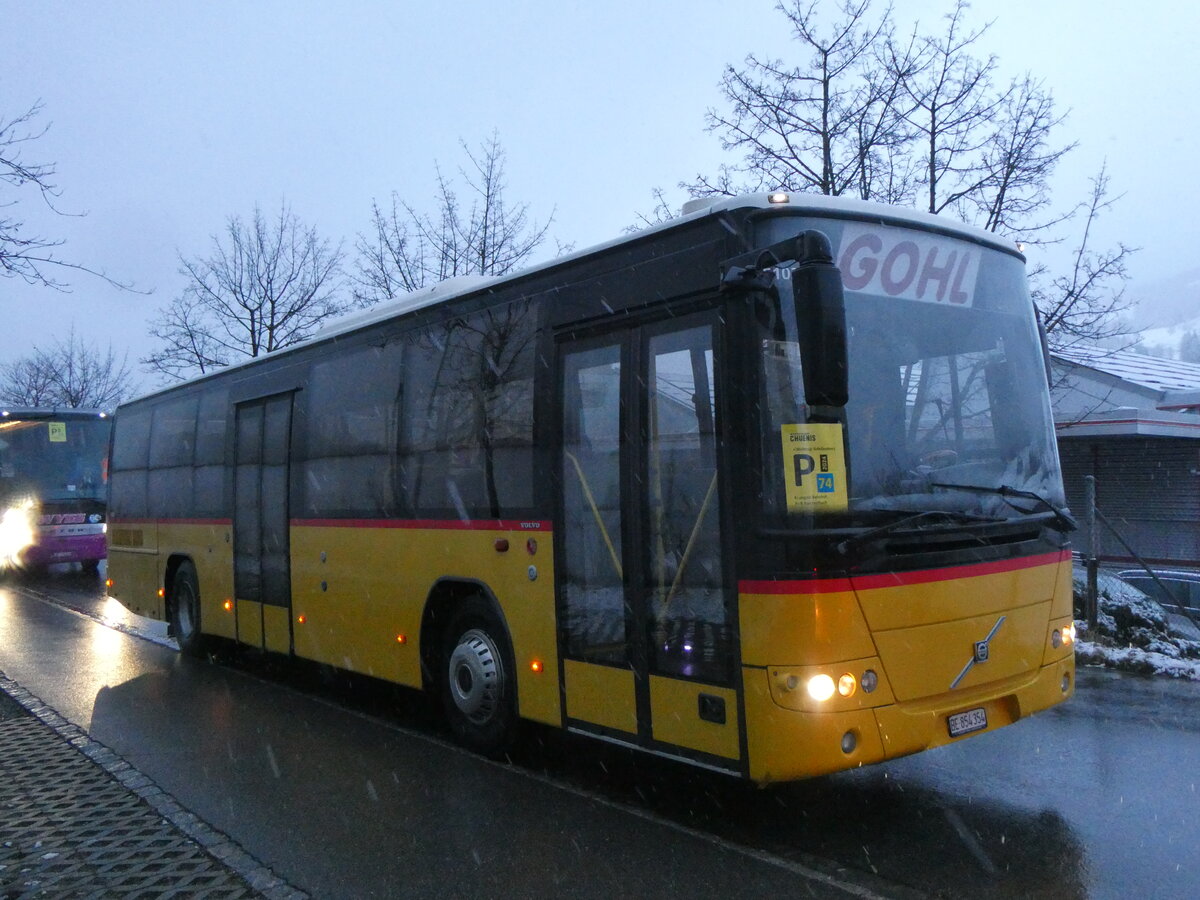(258'158) - Gohl, Herzogenbuchsee - BE 854'354 - Volvo (ex Rojoma, Sch�ftland; ex Schmidt, Oberb�ren PID 5103) am 6. Januar 2024 beim Bahnhof Frutigen