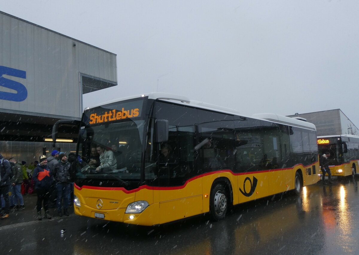 (258'195) - Steiner, Messen - SO 20'140/PID 12'034 - Mercedes am 6. Januar 2024 beim Bahnhof Frutigen