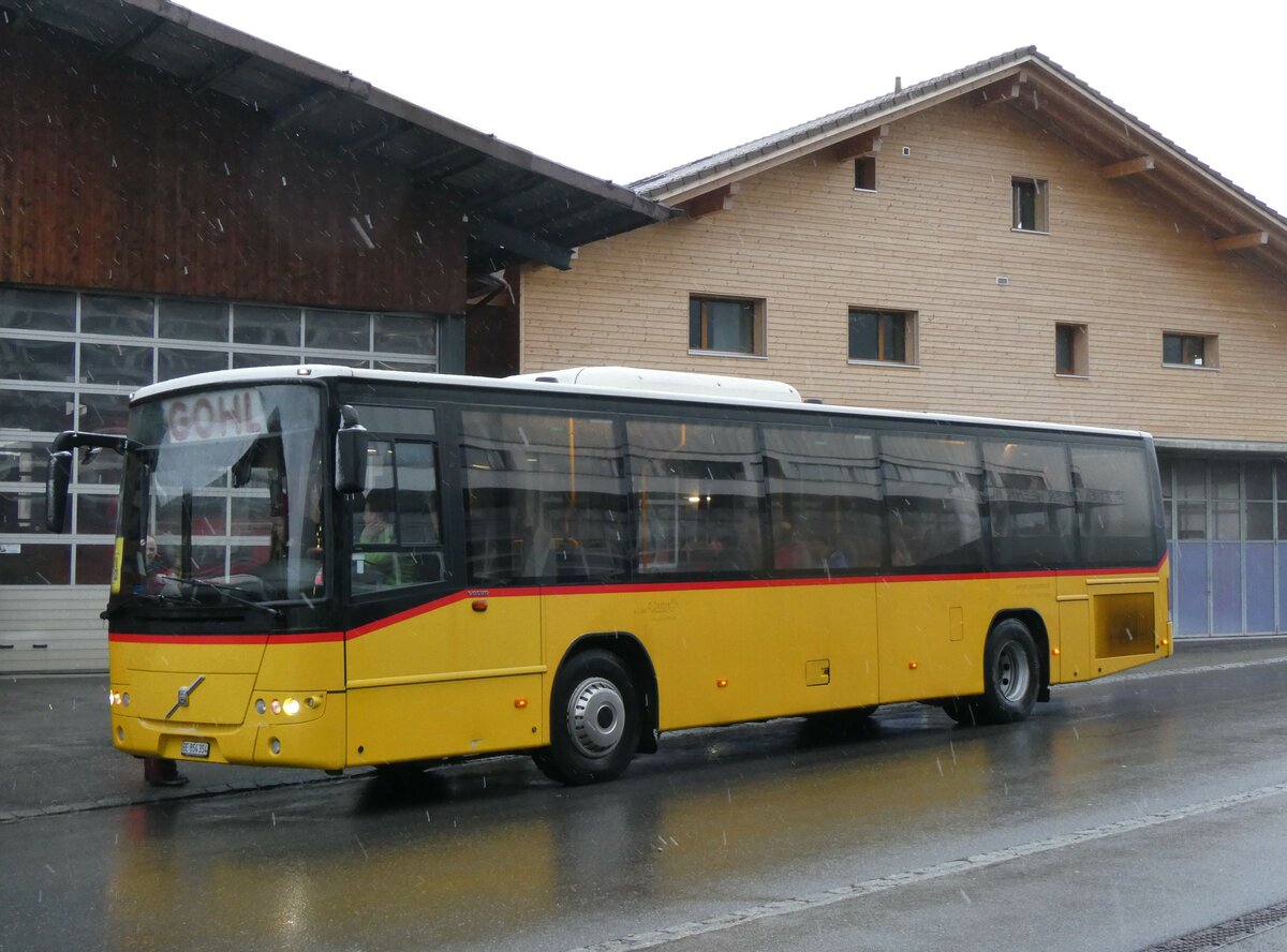 (258'461) - Gohl, Herzogenbuchsee - BE 854'354 - Volvo (ex Rojoma, Sch�ftland; ex Schmidt, Oberb�ren PID 5103) am 6. Januar 2024 beim Bahnhof Frutigen