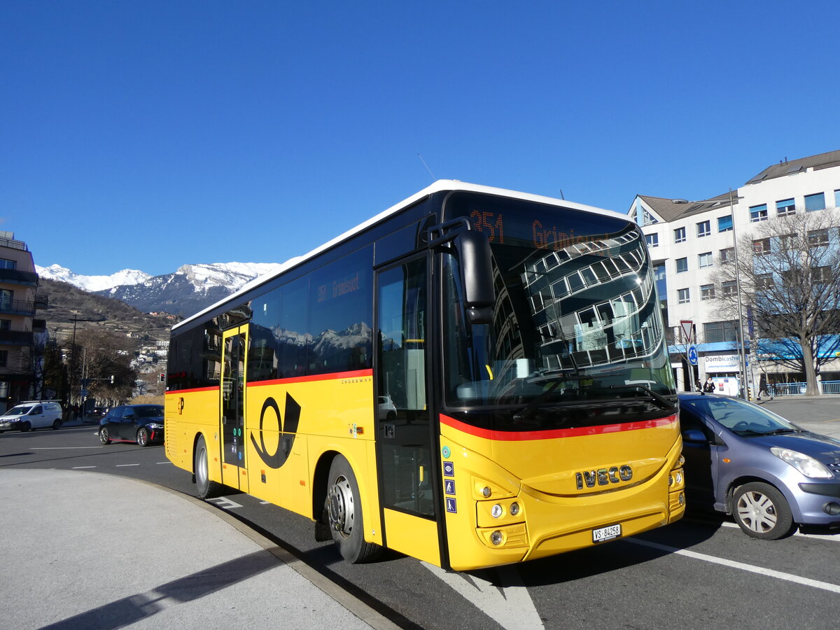 (258'605) - Buchard, Leytron - VS 84'258/PID 11'980 - Iveco am 11. Januar 2024 beim Bahnhof Sion