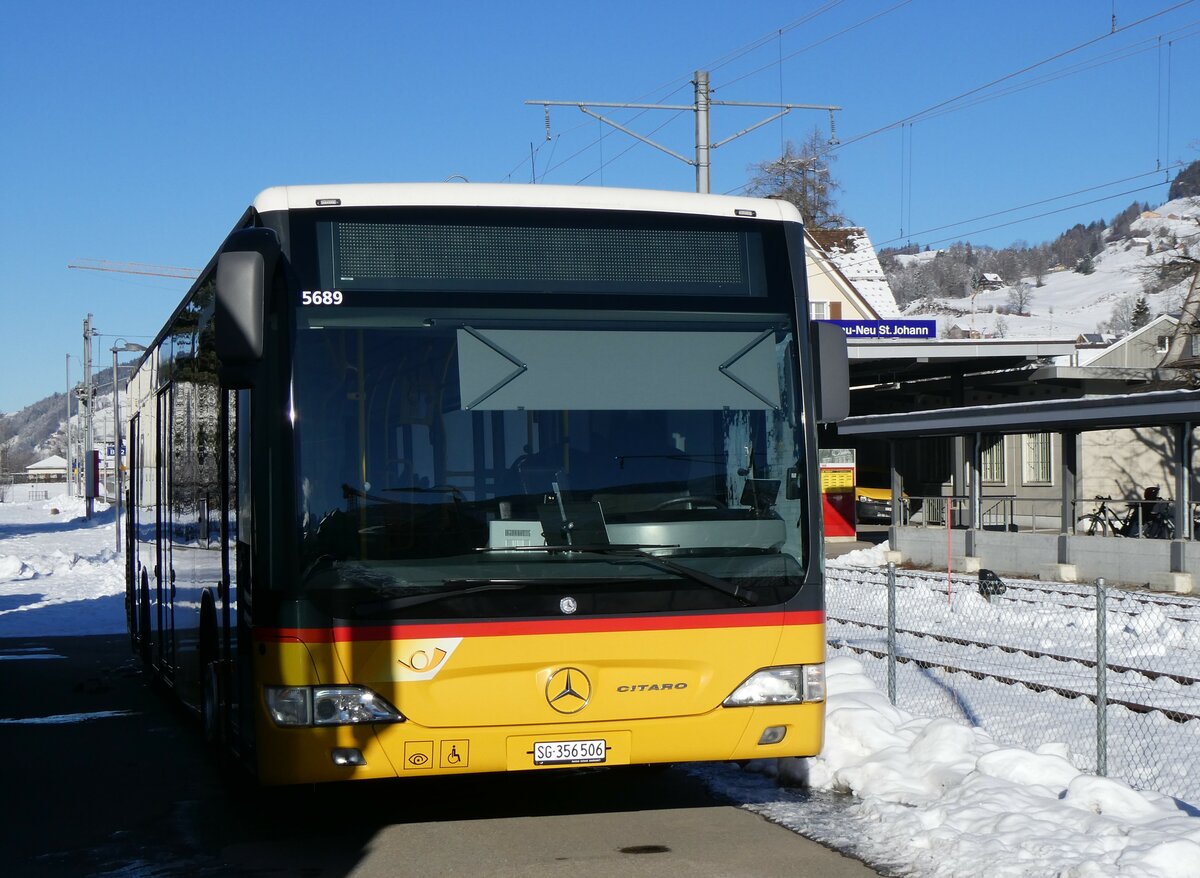 (258'684) - PostAuto Ostschweiz - SG 356'506/PID 5689 - Mercedes (ex Schmidt, Oberb�ren) am 13. Januar 2024 in Nesslau, Garage