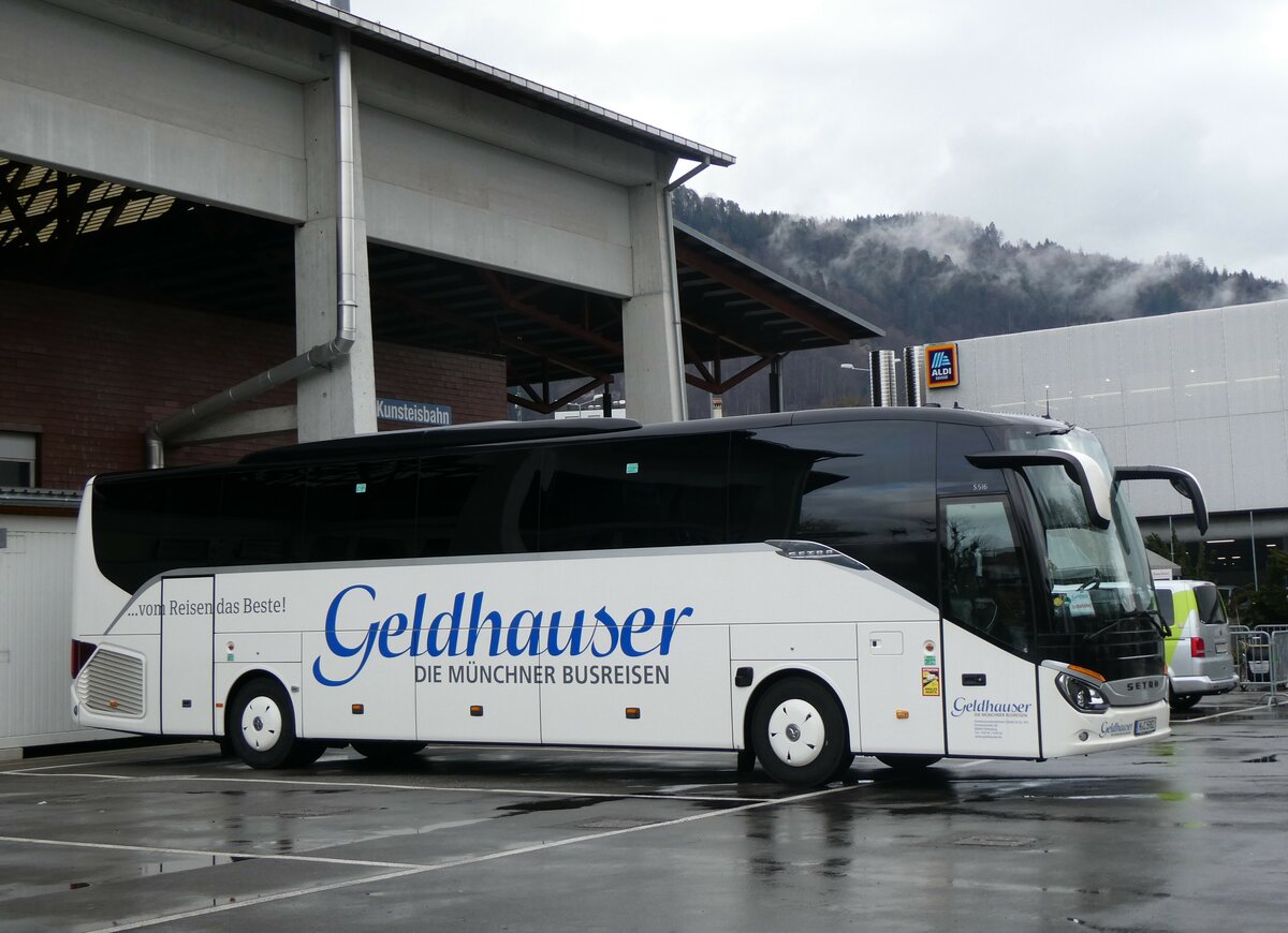 (259'452) - Aus Deutschland: Geldhauser, M�nchen - M-C 5982 - Setra am 19. Februar 2024 in Thun, Grabengut