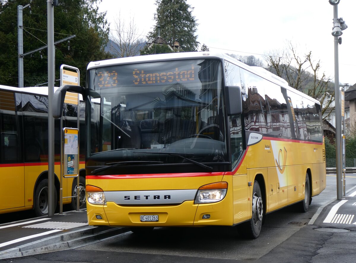 (260'317) - PostAuto Bern - BE 401'263/PID 4504 - Setra (ex AVG Meiringen Nr. 63) am 12. M�rz 2024 beim Bahnhof Stans