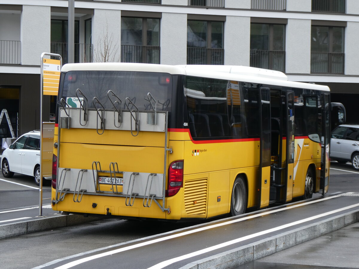 (260'319) - PostAuto Bern - BE 401'263/PID 4504 - Setra (ex AVG Meiringen Nr. 63) am 12. M�rz 2024 beim Bahnhof Stans