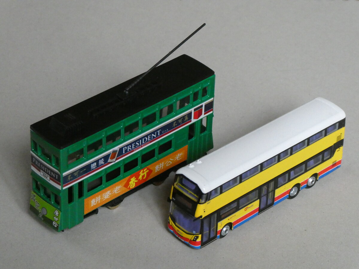 (260'615) - Aus Hongkong: Citybus, Hongkong - Nr. 8807/WP 1057 - Wright am 22. M�rz 2024 in Thun (Modell) mit Hongkong Tram