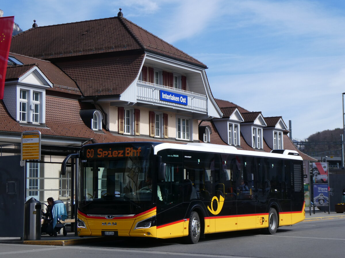 (260'623) - PostAuto Bern - BE 653'384/PID 12'063 - MAN am 22. M�rz 2024 beim Bahnhof Interlaken Ost