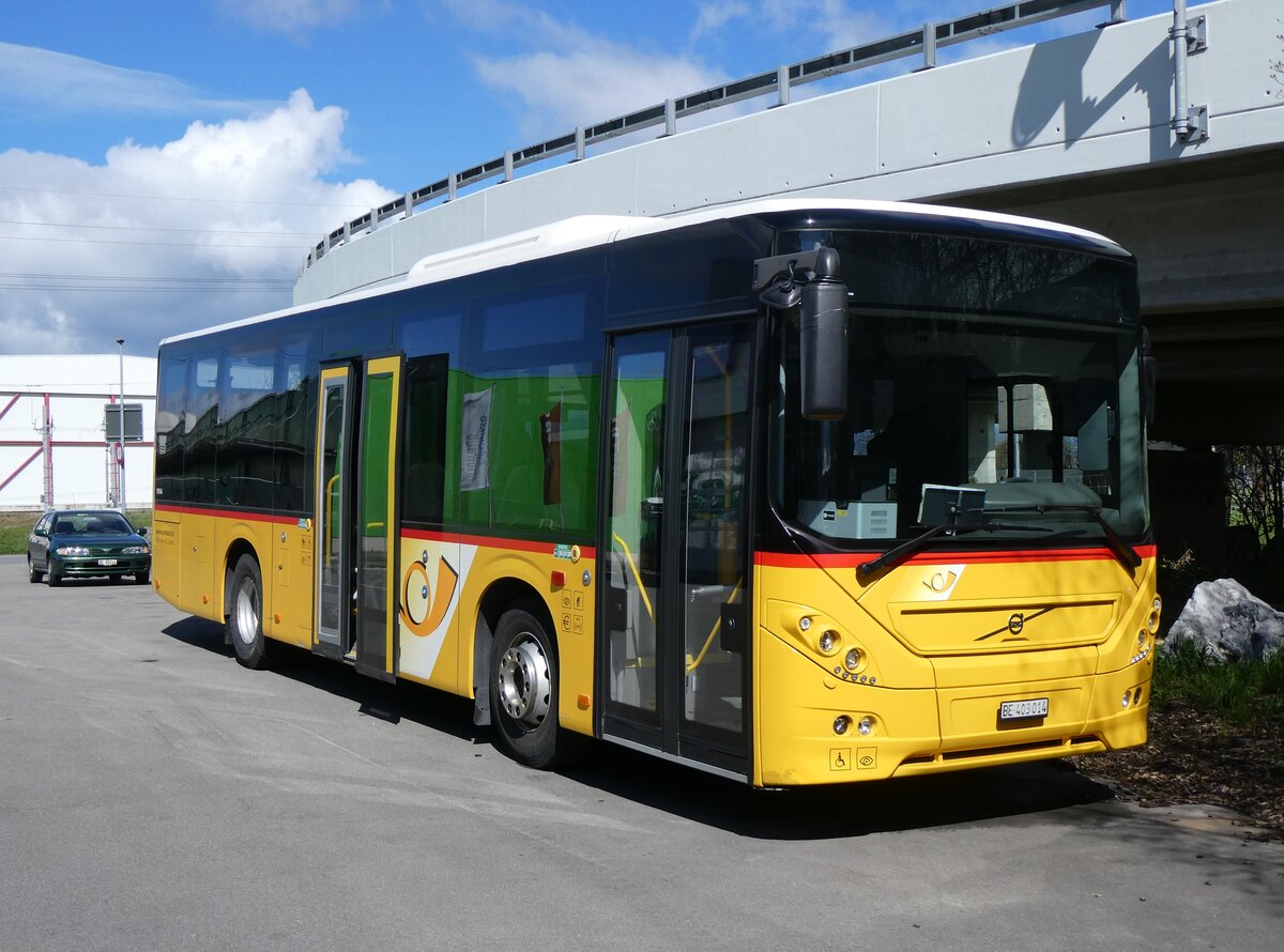 (260'659) - K�bli, Gstaad - BE 403'014/PID 10'964 - Volvo am 24. M�rz 2024 in Kerzers, Interbus