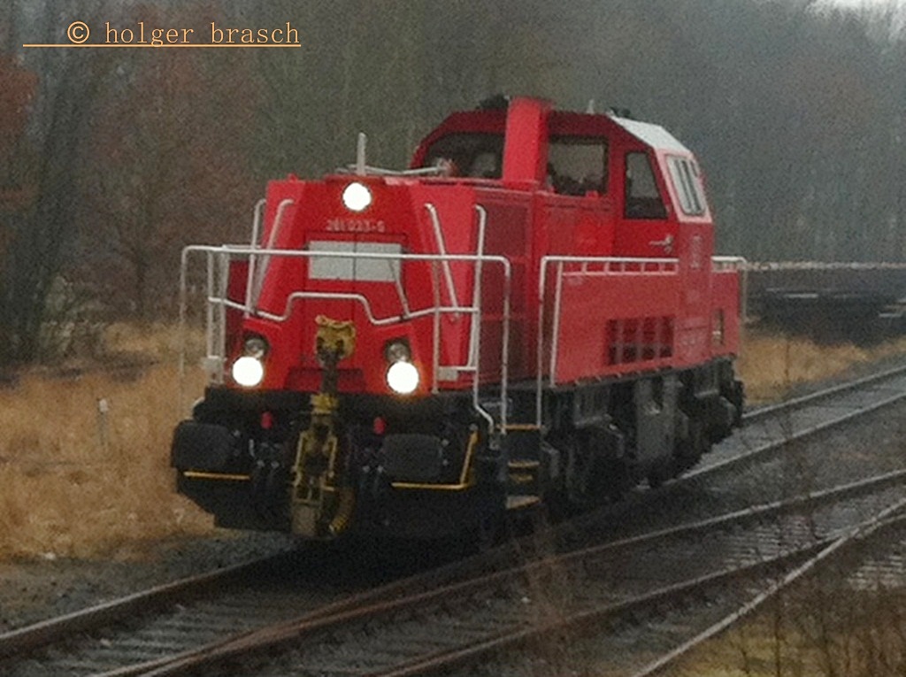 261 033-5 rangierte bei spr�hregen im bhf glinde am 27.02.12