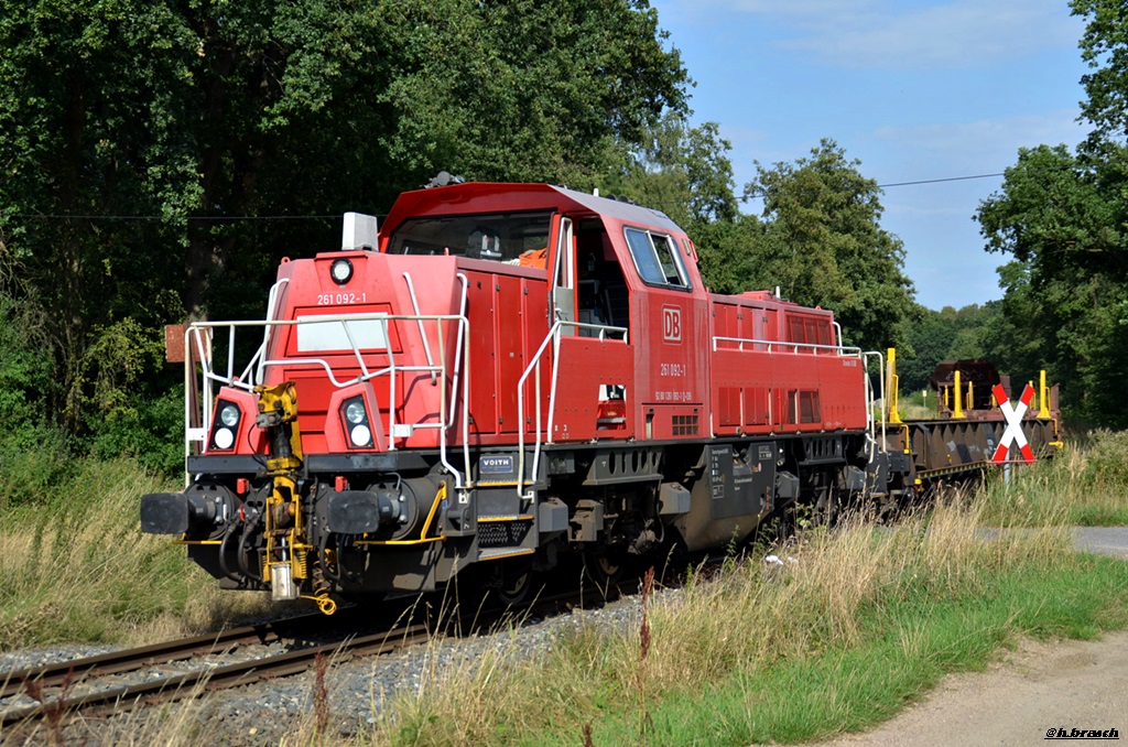 261 092-1 bei der abfahrt vom bahnhof glinde,12.08.19