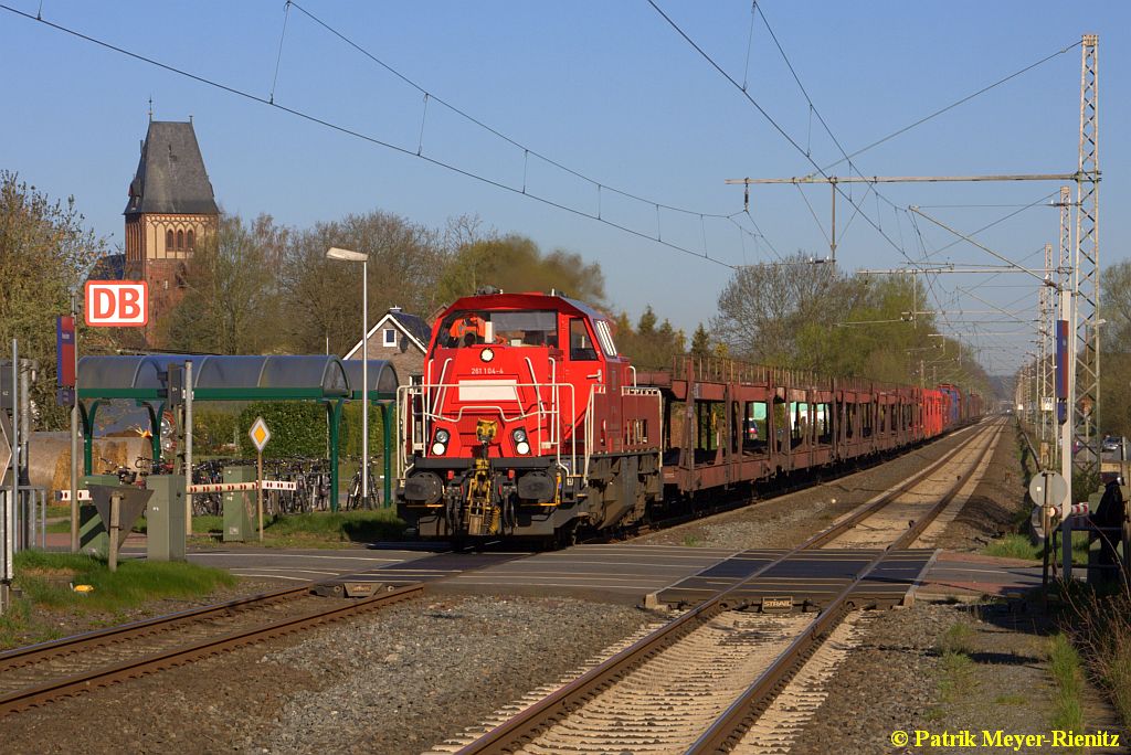 261 104 mit gemischten Güterzug am 20.04.2015 in Neukloster (Kreis Stade Richtung Hamburg unterwegs