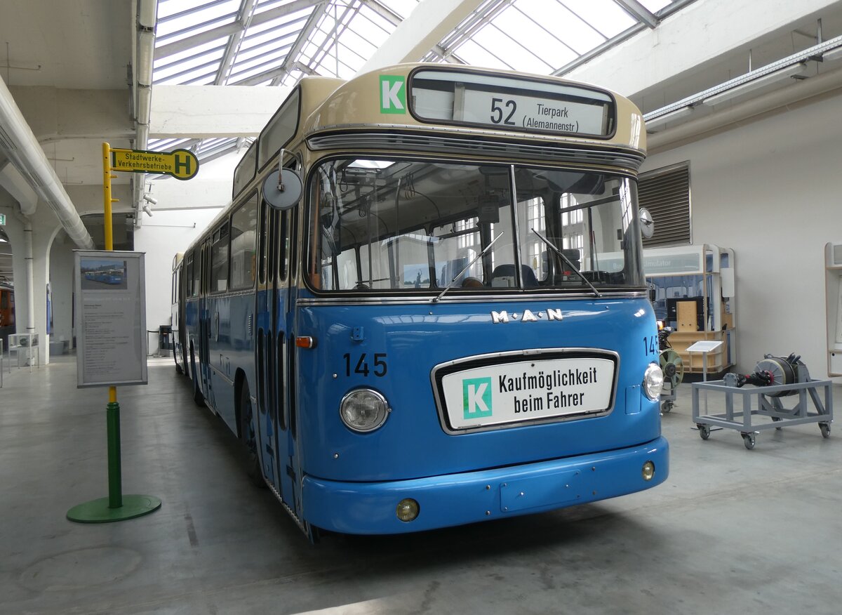 (261'264) - MVG M�nchen (OCM) - Nr. 145 - MAN/G�ppel (ex Privat in Hessen; ex MVG M�nchen Nr. 145) am 13. April 2024 in M�nchen, MVG-Museum