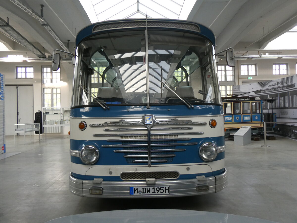 (261'282) - OCM, M�nchen - Nr. 9/M-DW 195H - B�ssing/Engelmann (ex Kriner, Kr�n) am 13. April 2024 in M�nchen, MVG-Museum