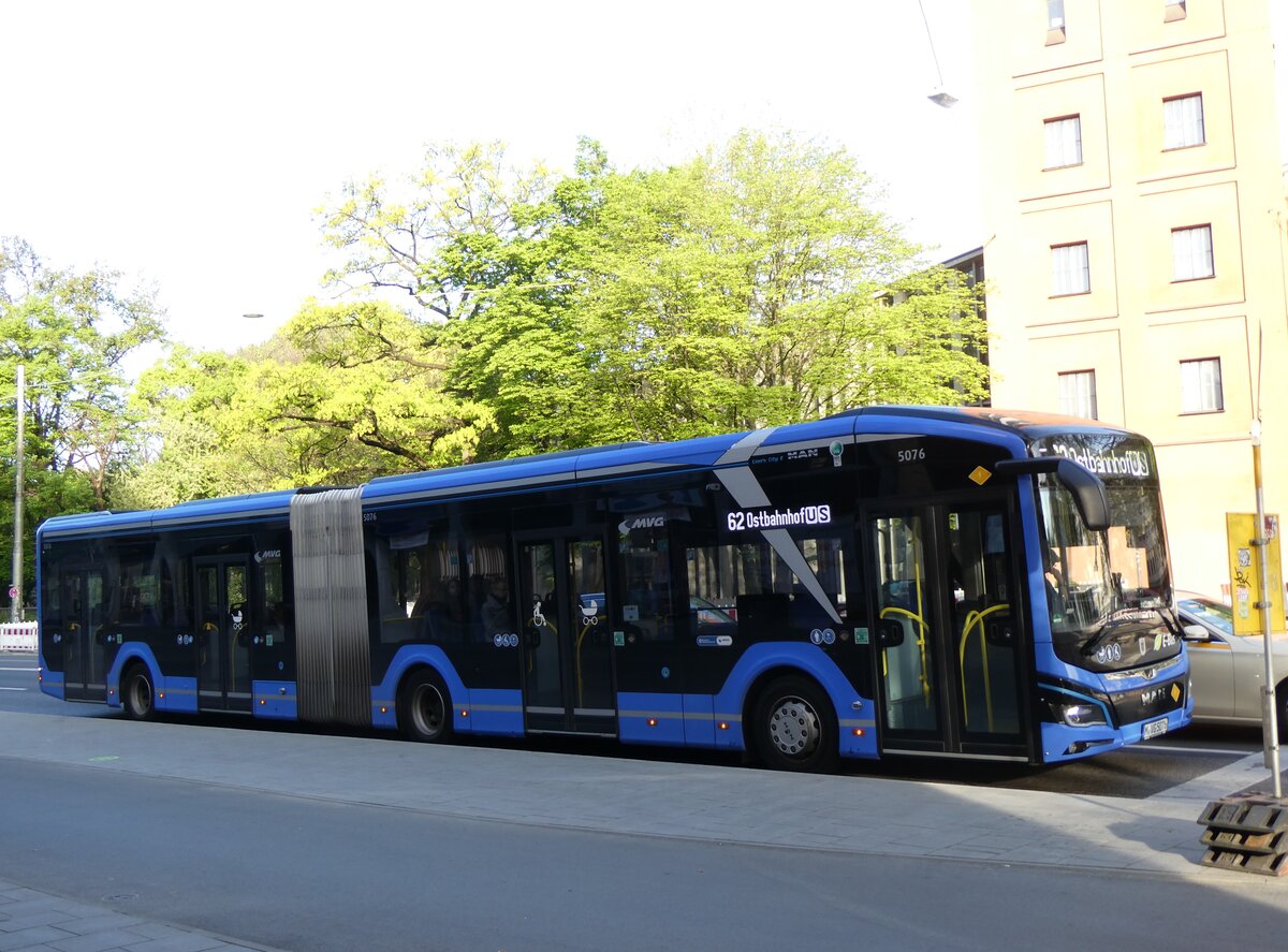 (261'294) - MVG M�nchen - Nr. 5076/M-VG 5076 - Man am 14. April 2024 in M�nchen, Sendlinger Tor