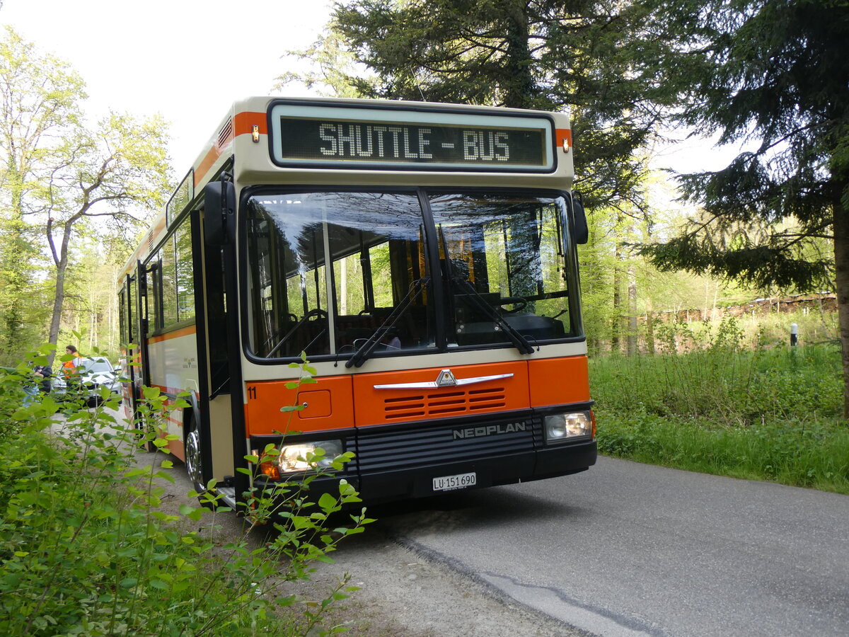 (261'773) - BSF Hochdorf - Nr. 11/LU 151'690 - Neoplan (ex Mder, Schwanden) am 27. April 2024 in Wohlen, Alte Bremgartenstrasse