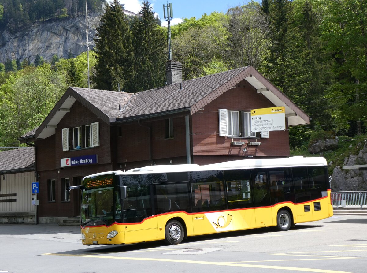 (262'731) - Fl�ck, Brienz - Nr. 5/BE 113'349/PID 10'859 - Mercedes am 18. Mai 2024 auf dem Br�nigpass