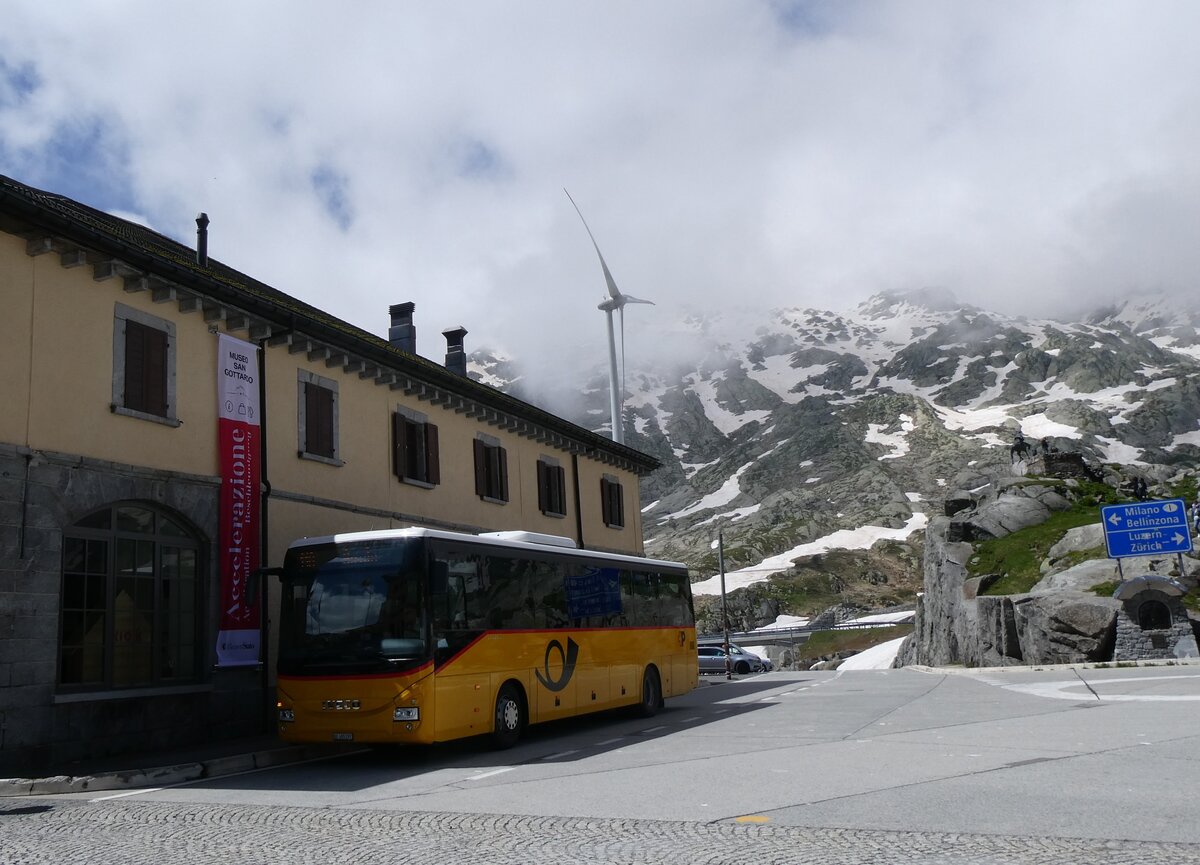 (264'263) - PostAuto Bern - Nr. 88/BE 485'297/PID 10'953 - Iveco am 2. Juli 2024 in Gotthard, Passh�he