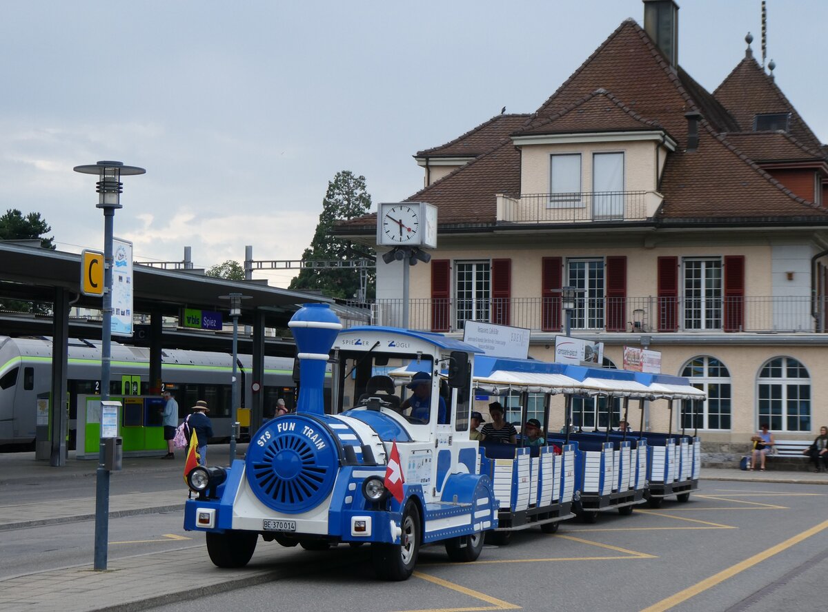 (265'070) - Spiezer Z�gli, Spiez - BE 370'014 - am 27. Juli 2024 beim Bahnhof Spiez