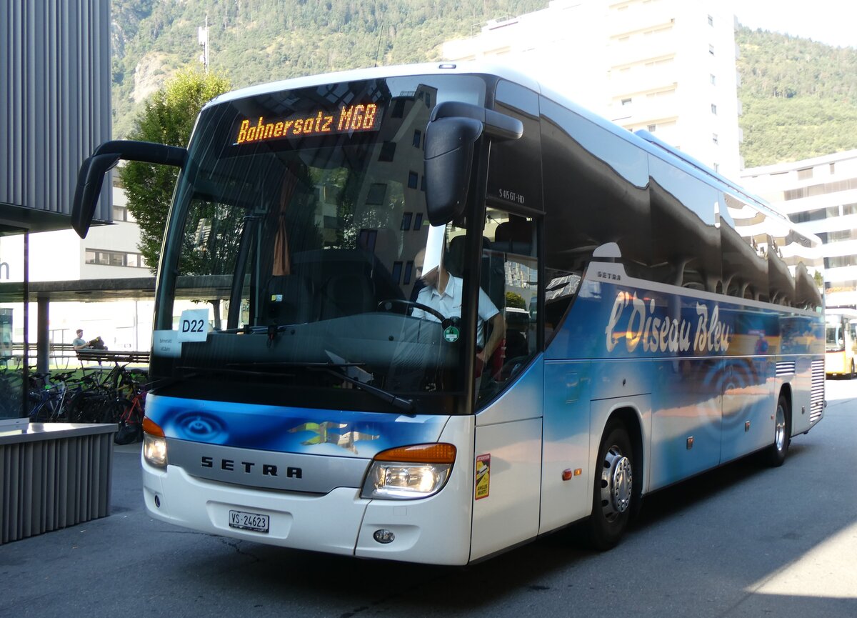 (265'126) - L'Oiseau Bleu, Sierre - VS 24'623 - Setra (ex LLB Susten) am 28. Juli 2024 beim Bahnhof Visp