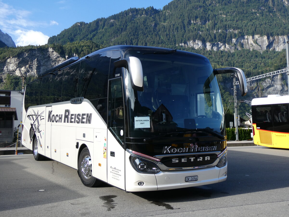 (265'563) - Koch, Giswil - OW 24'944 - Setra am 13. August 2024 beim Bahnhof Meiringen