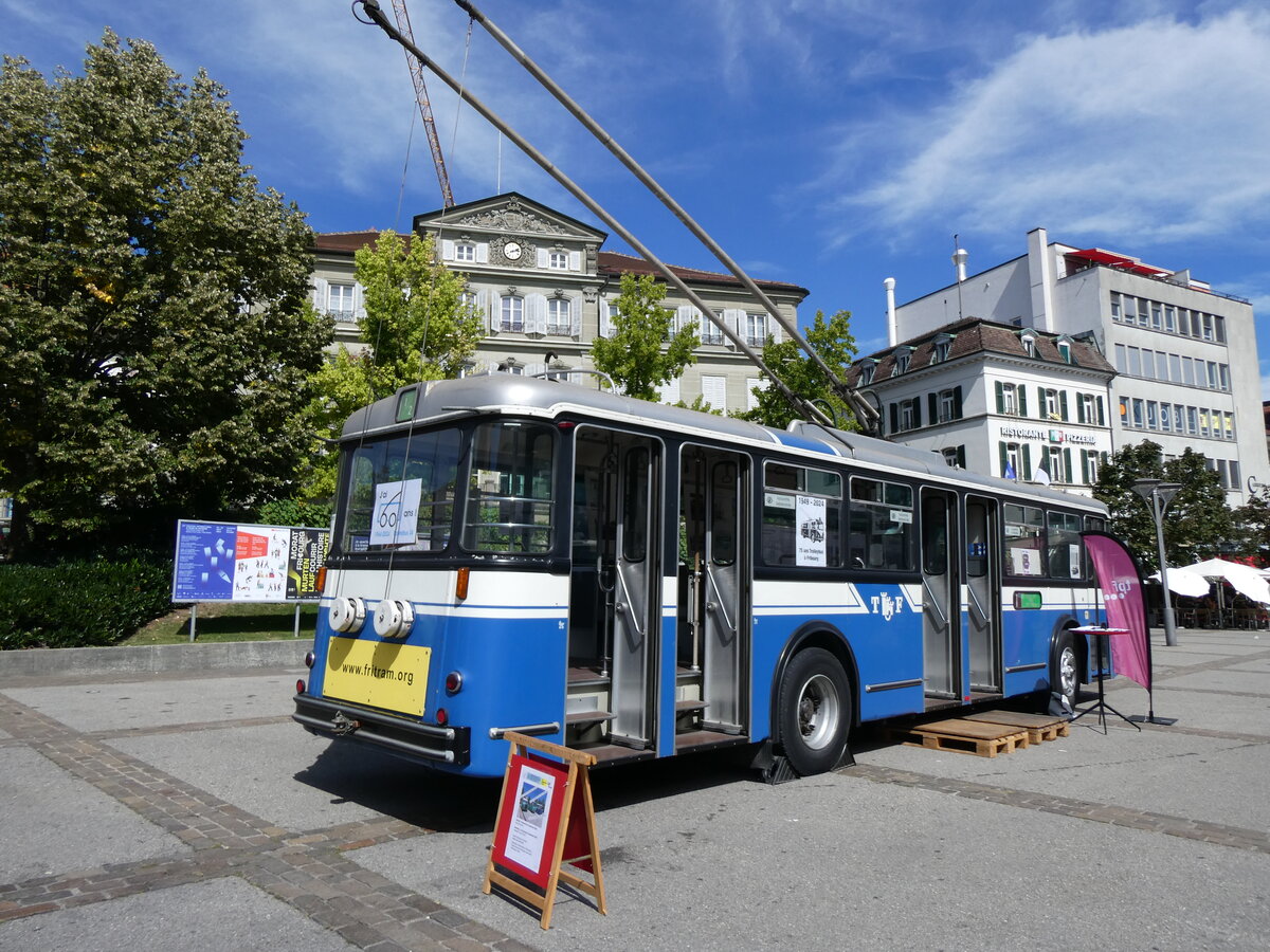 (266'816) - TF Fribourg (CTF) - Nr. 34 - Saurer/Hess Trolleybus (ex TPF Fribourg Nr. 334; ex TF Fribourg Nr. 34) am 7. September 2024 in Fribourg, Place Georges Python