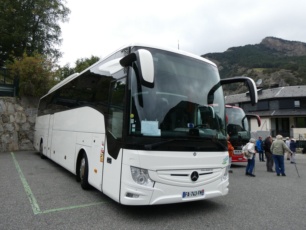 (267'190) - Aus Frankreich: Cerdans, Bourg-Madame - FA 743 FM - Mercedes am 18. September 2024 in Ordino, Carparkplatz