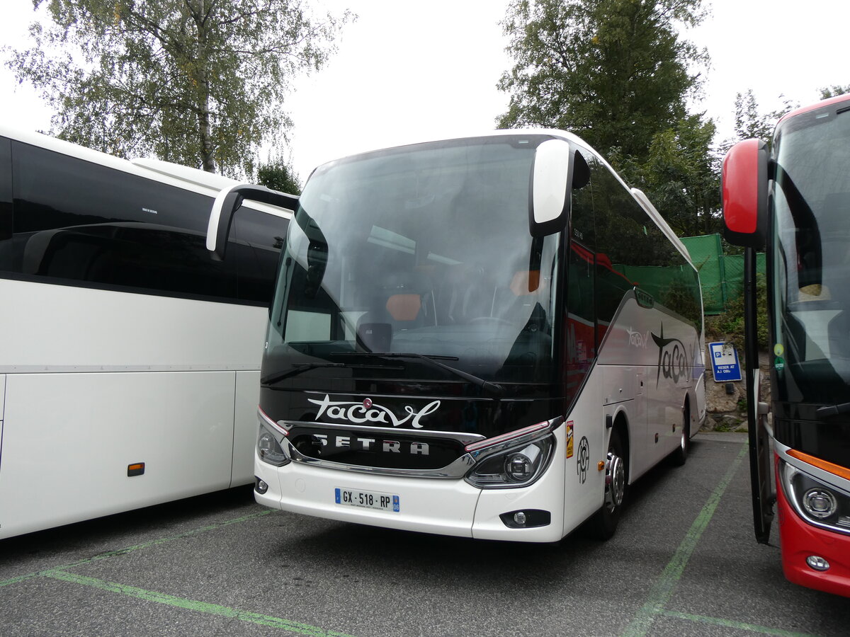 (267'193) - Aus Frankreich: Tacavl, Ch�teauneuf-Grasse - GX 518 RP - Setra am 18. September 2024 in Ordino, Carparkplatz