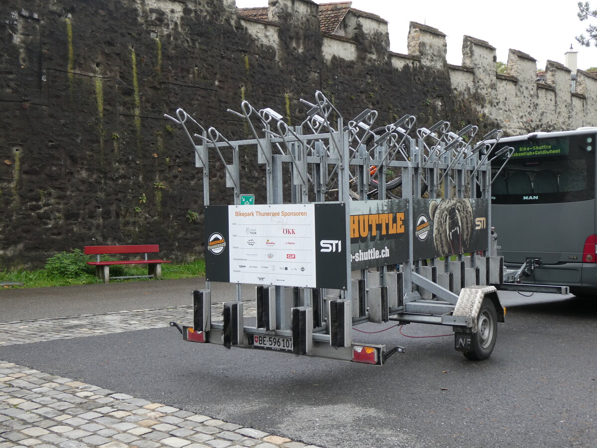 (268'185) - STI Thun - Nr. 282/BE 596'107 - Niederhauser Veloanh�nger am 13. Oktober 2024 in Thun, Berntorplatz