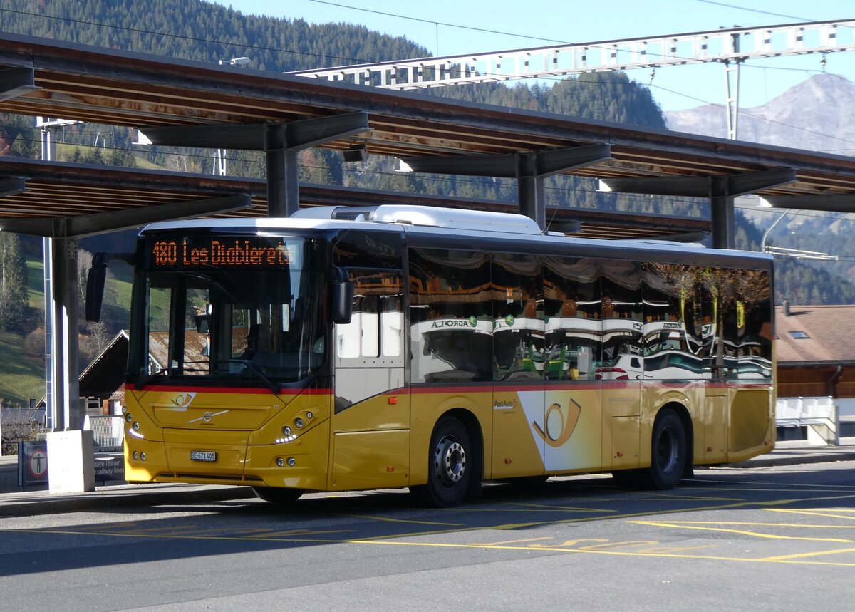 (268'969) - K�bli, Gstaad - BE 671'405/PID 11'459 - Volvo (ex BE 21'779) am 7. November 2024 beim Bahnhof Gstaad