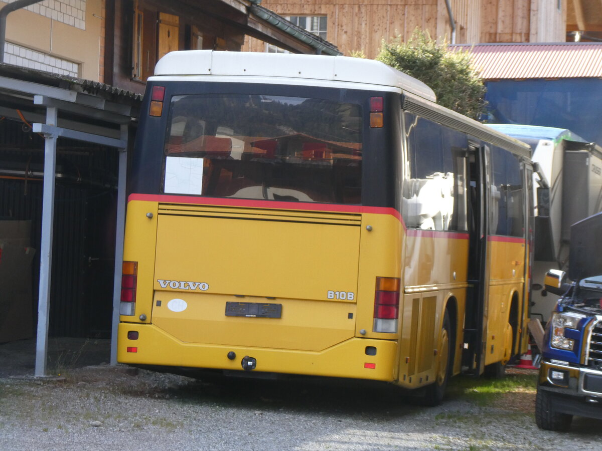 (268'989) - K�bli, Gstaad - PID 1862 - Volvo (ex Nr. 0) am 7. November 2024 in Gstaad, Garage