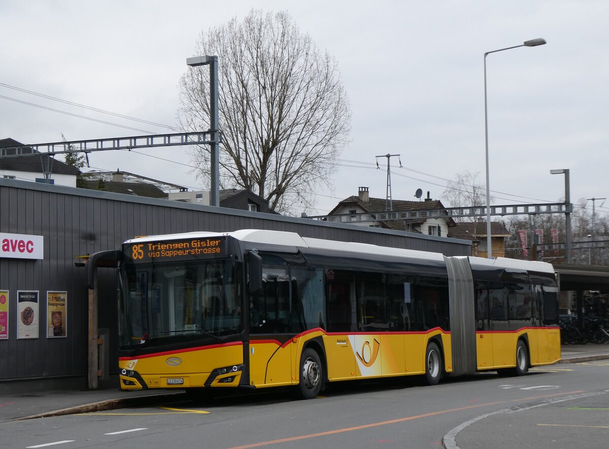 (269'767) - H�fliger, Sursee - Nr. 34/LU 230'674/PID 11'719 - Solaris am 10. Dezember 2024 beim Bahnhof Sursee