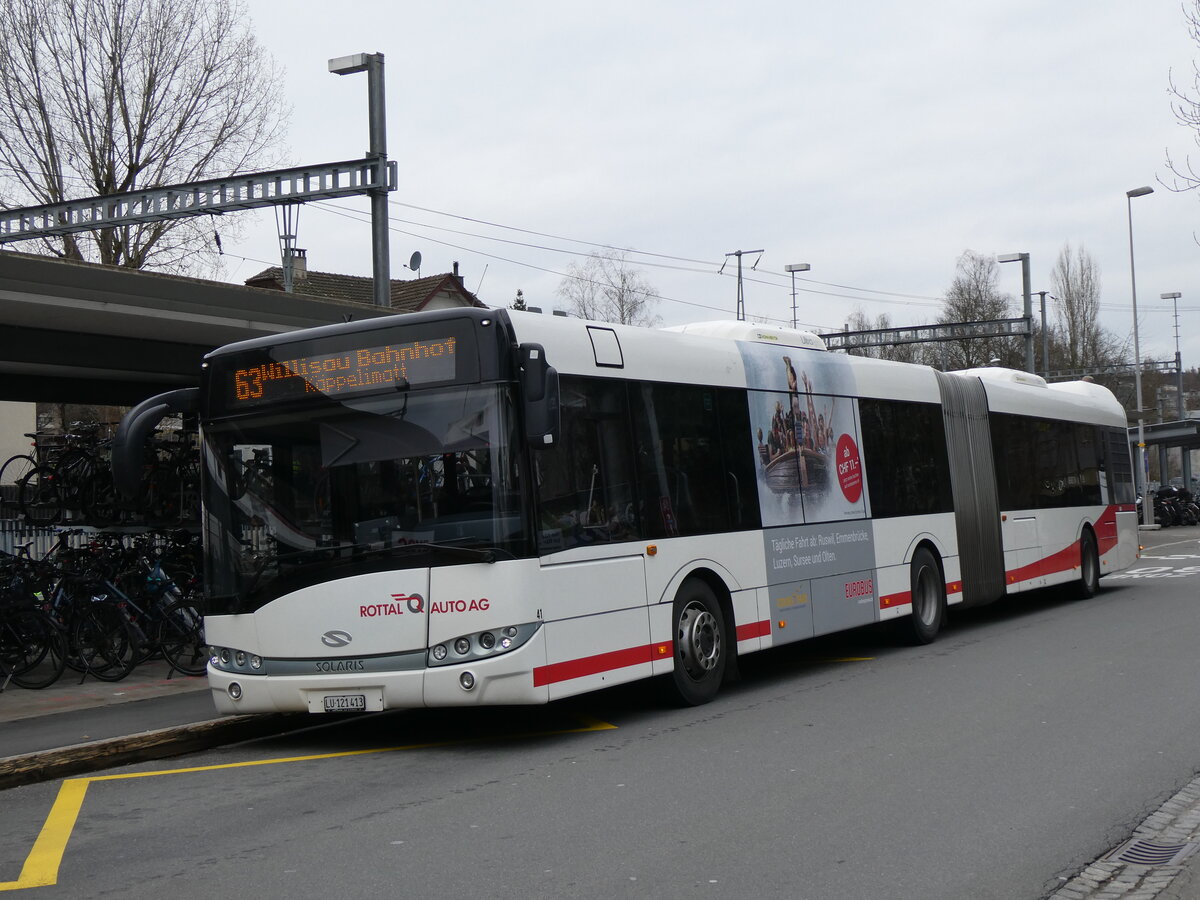 (269'781) - ARAG Ruswil - Nr. 41/LU 121'413 - Solaris am 10. Dezember 2024 beim Bahnhof Sursee