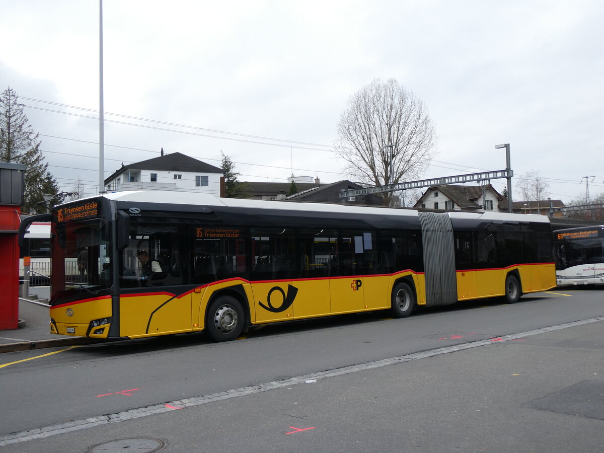 (269'784) - H�fliger, Sursee - Nr. 31/LU 206'947/PID 11'232 - Solaris am 10. Dezember 2024 beim Bahnhof Sursee